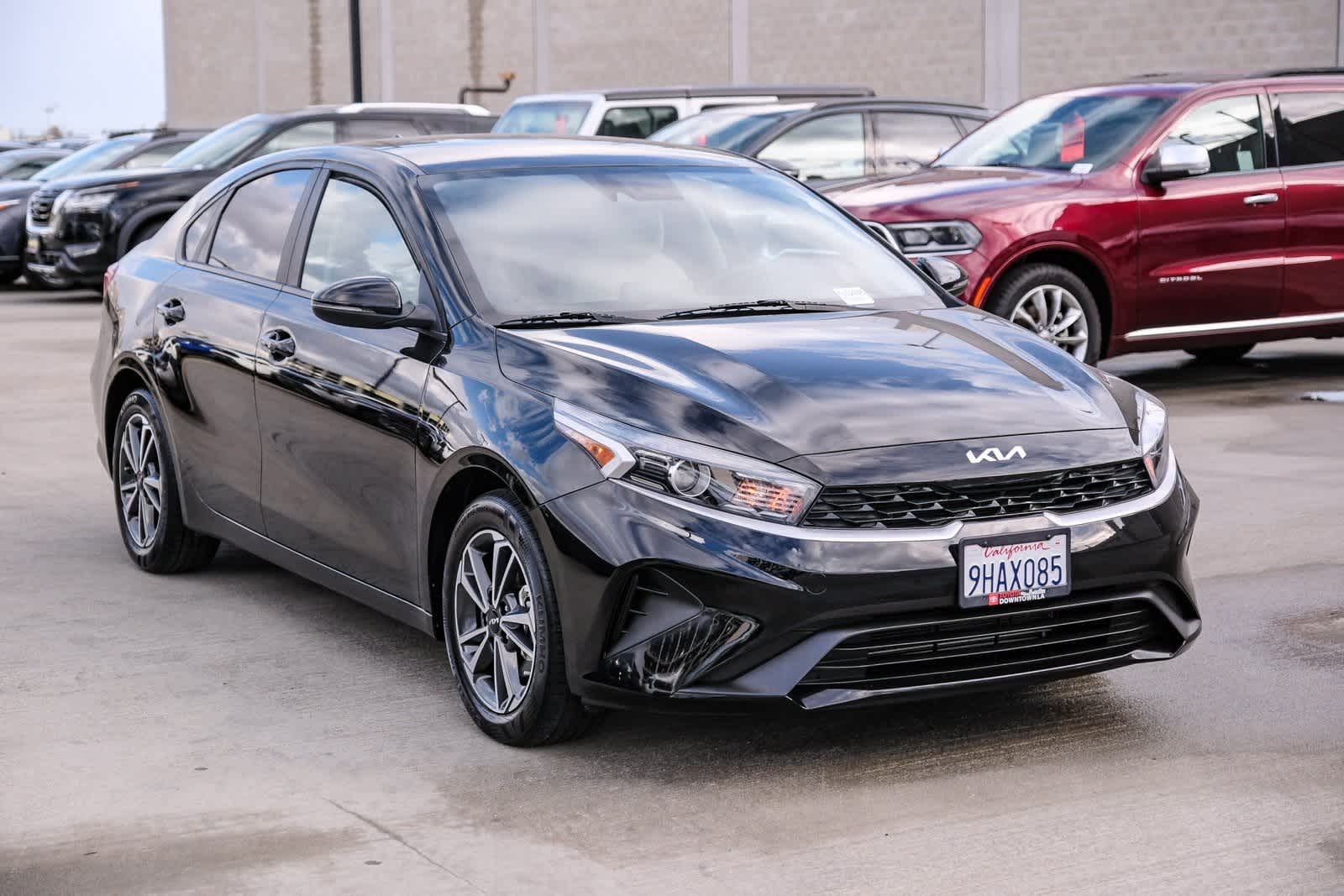 Thumbnail: 2023 Kia Forte - 3