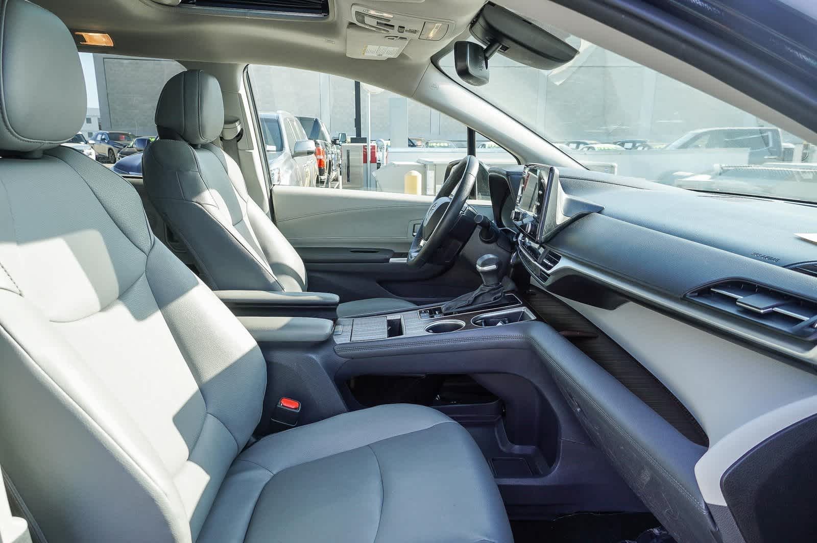 2023 Toyota Sienna XLE 20