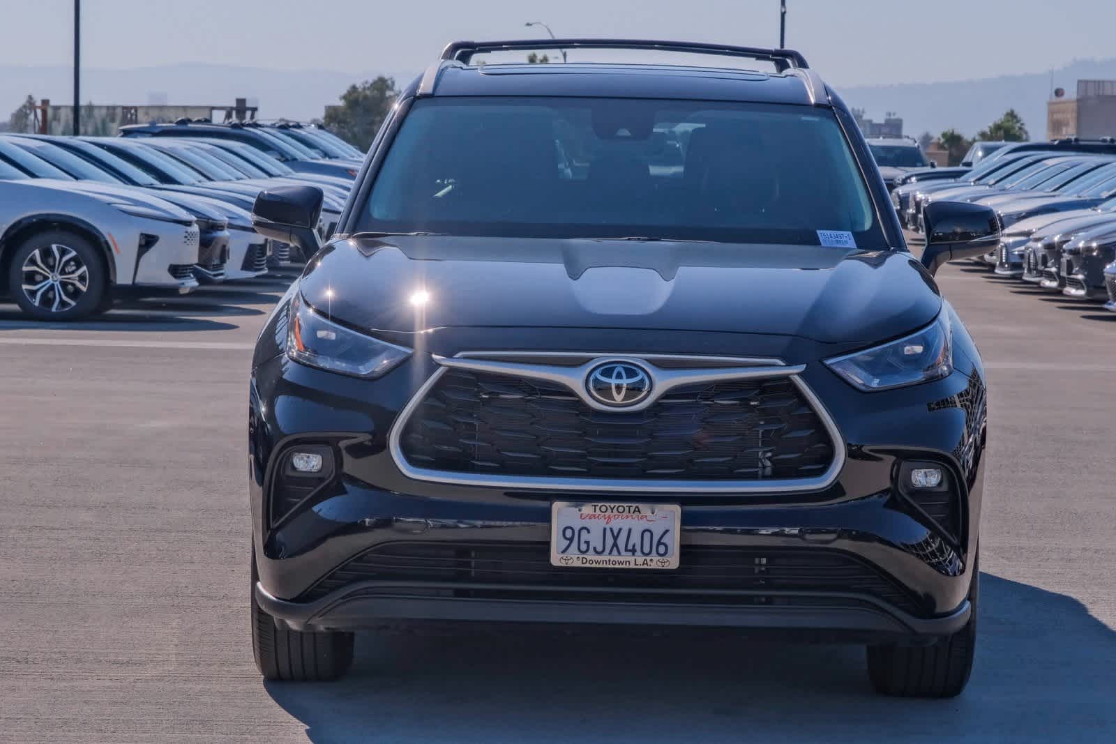 Thumbnail: 2023 Toyota Highlander - 2