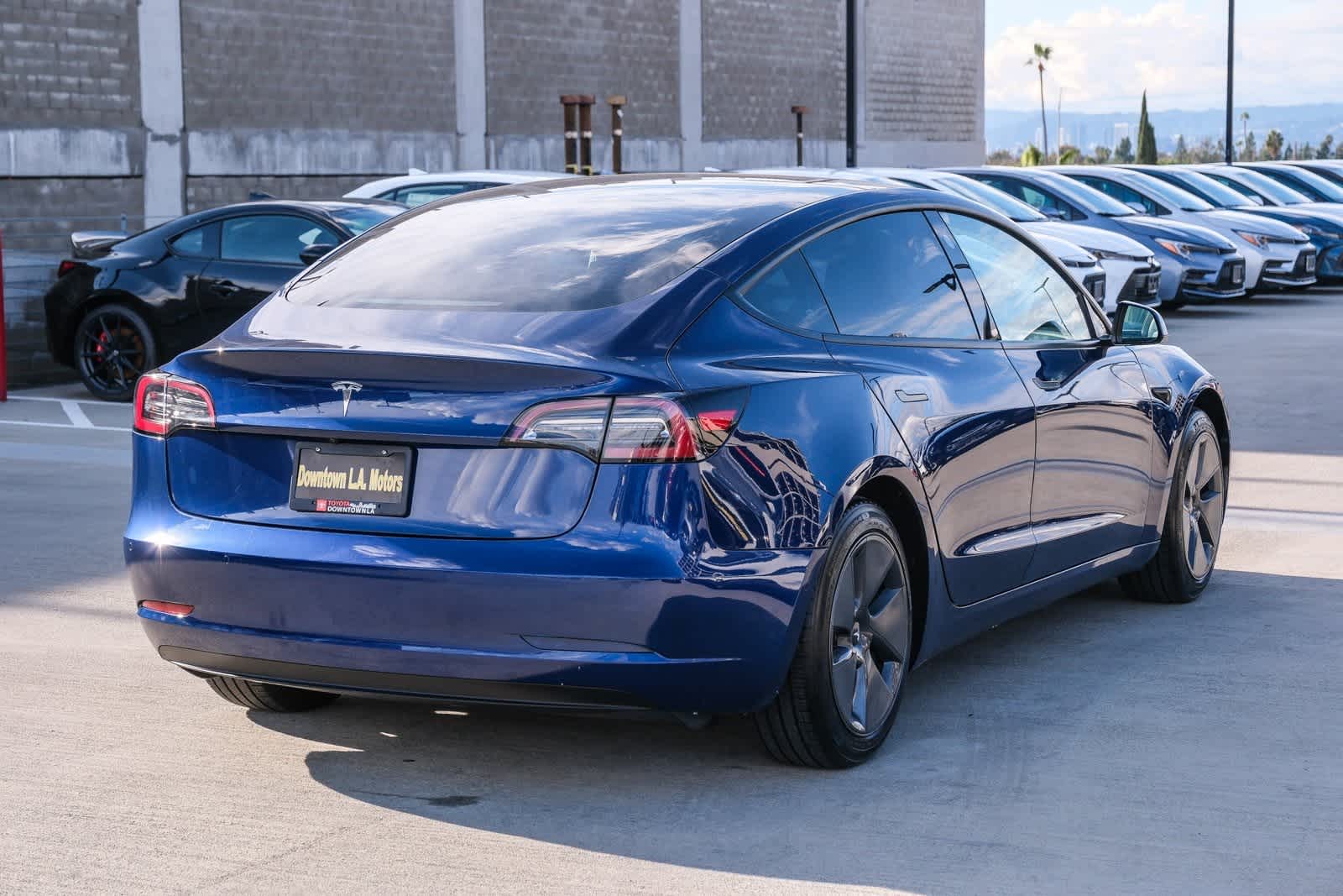 Thumbnail: 2021 Tesla Model 3 - 4