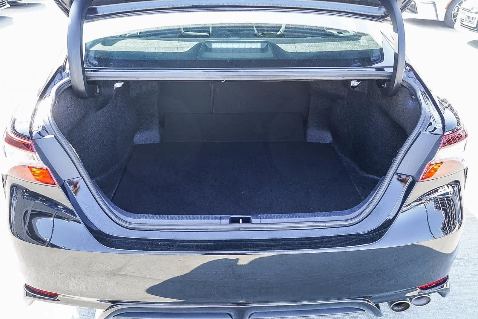 2024 Toyota Camry SE 26
