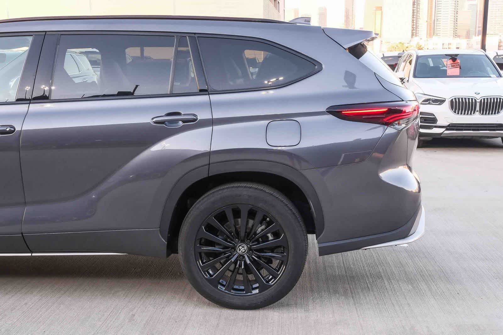 Thumbnail: 2025 Toyota Highlander - 8