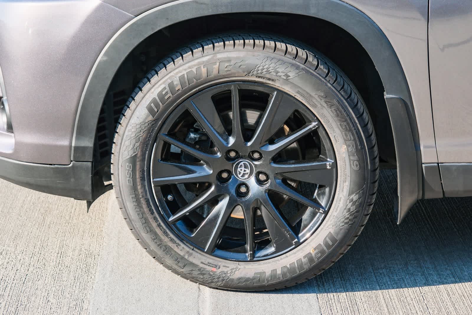 Thumbnail: 2019 Toyota Highlander - 9