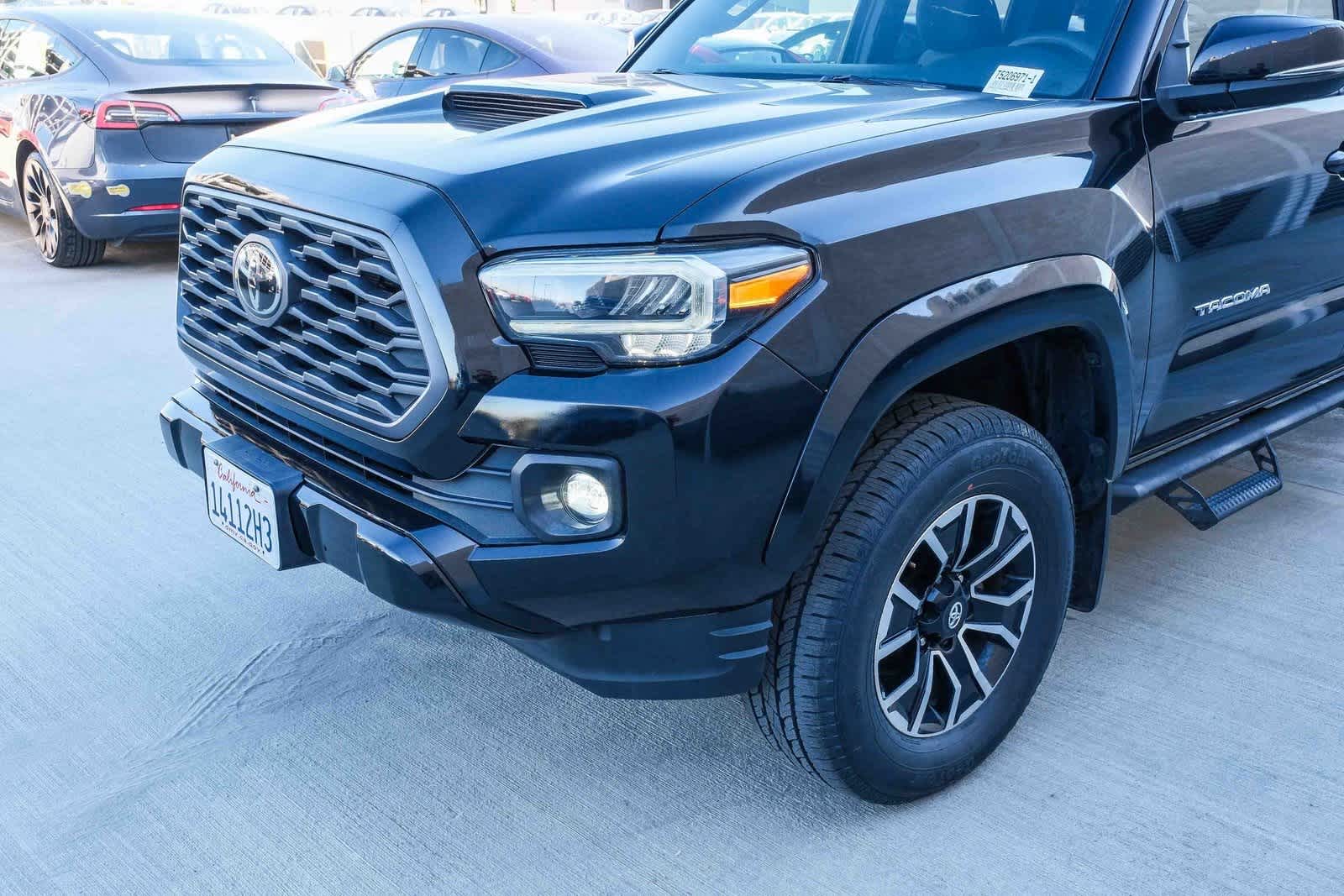 Thumbnail: 2021 Toyota Tacoma - 12
