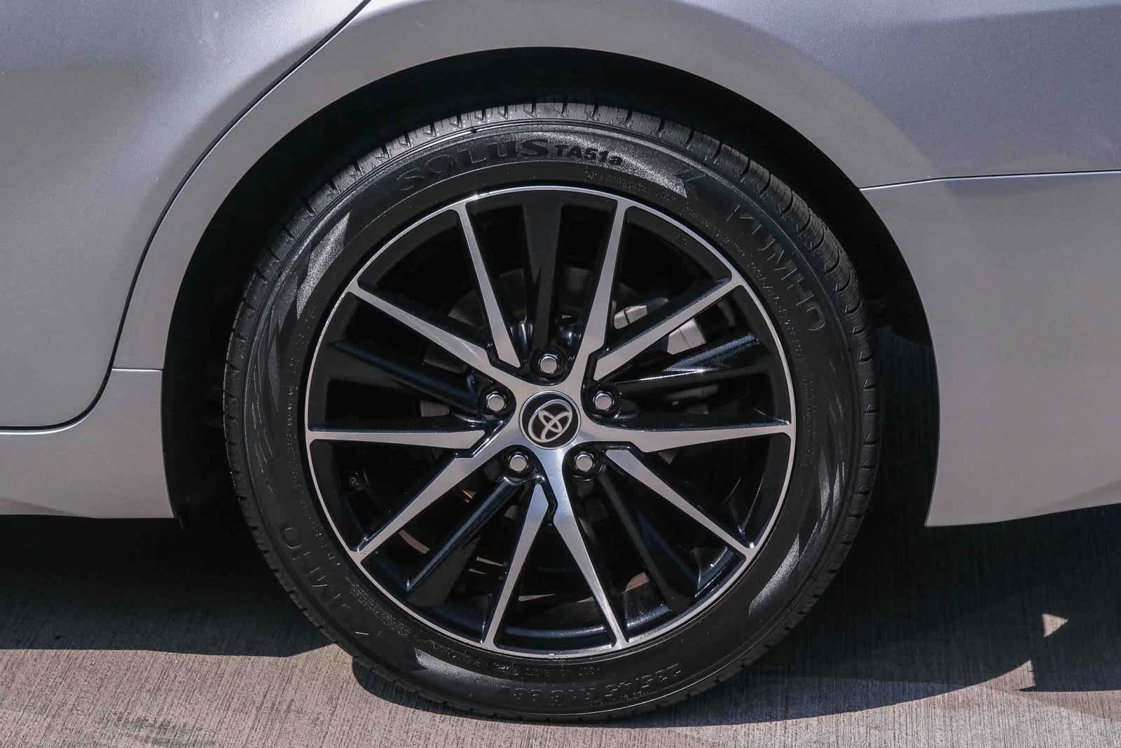Thumbnail: 2022 Toyota Camry - 9