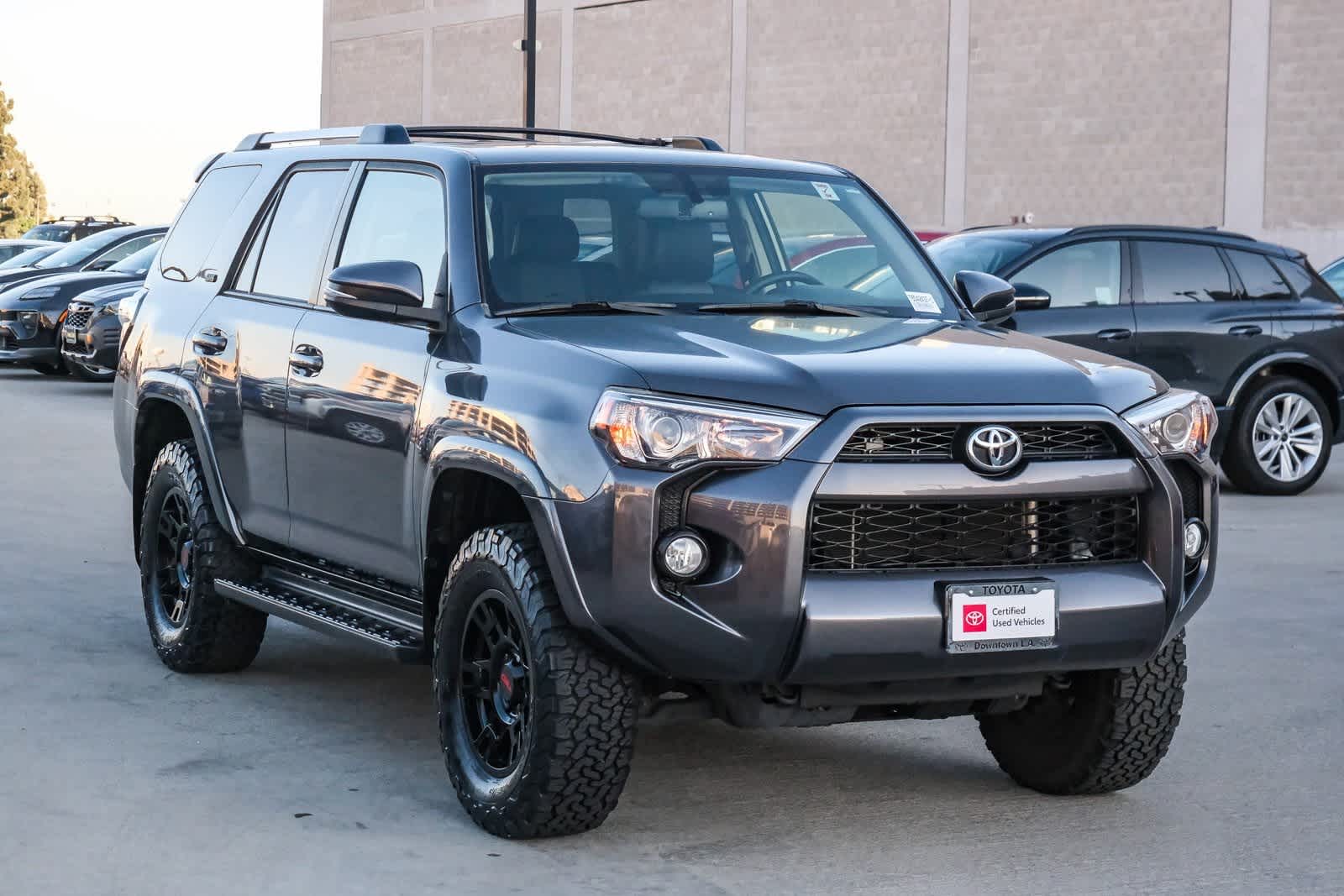 Thumbnail: 2019 Toyota 4Runner - 3