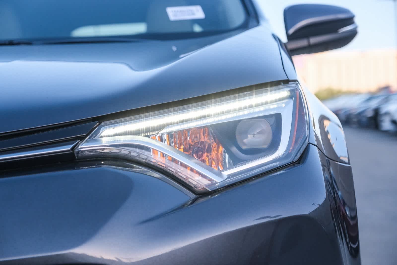 Thumbnail: 2017 Toyota RAV4 - 11