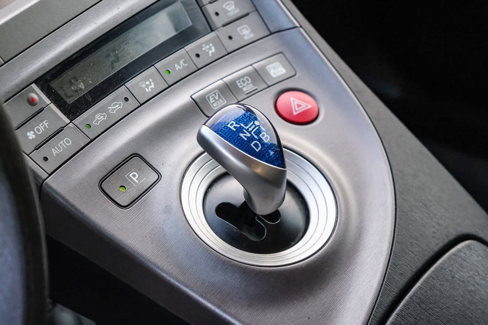 Thumbnail: 2015 Toyota Prius - 21