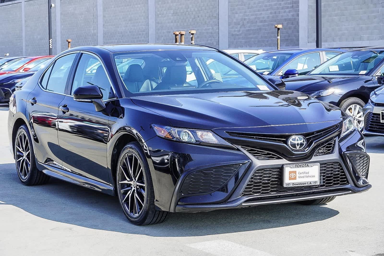 2024 Toyota Camry SE 3