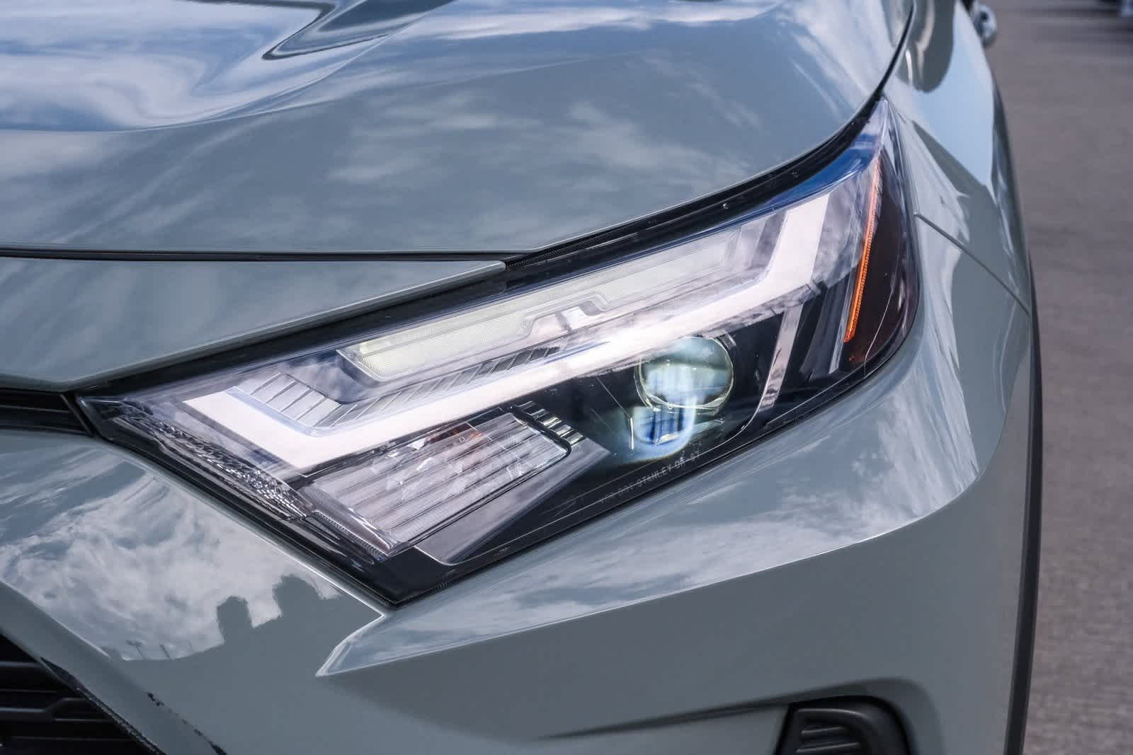Thumbnail: 2022 Toyota RAV4 - 11