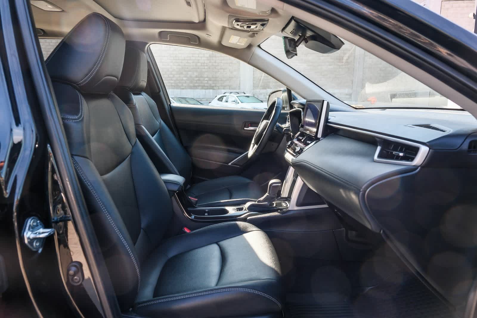 Thumbnail: 2025 Toyota Corolla Cross - 18