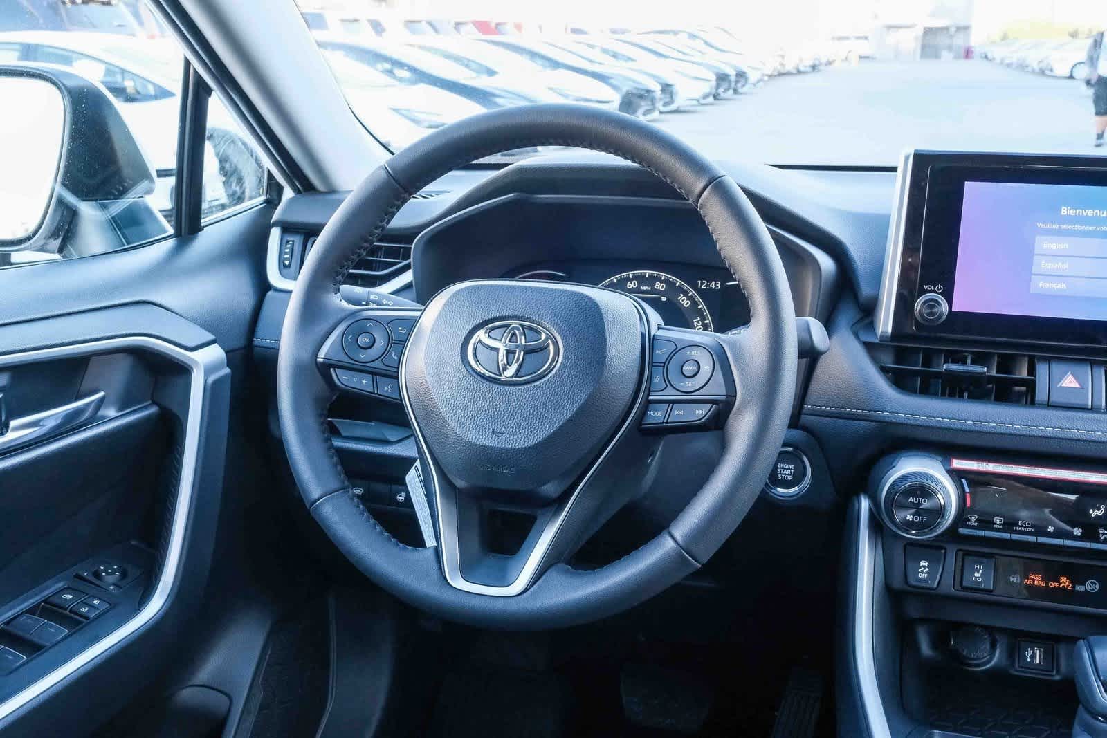 Thumbnail: 2025 Toyota RAV4 - 17