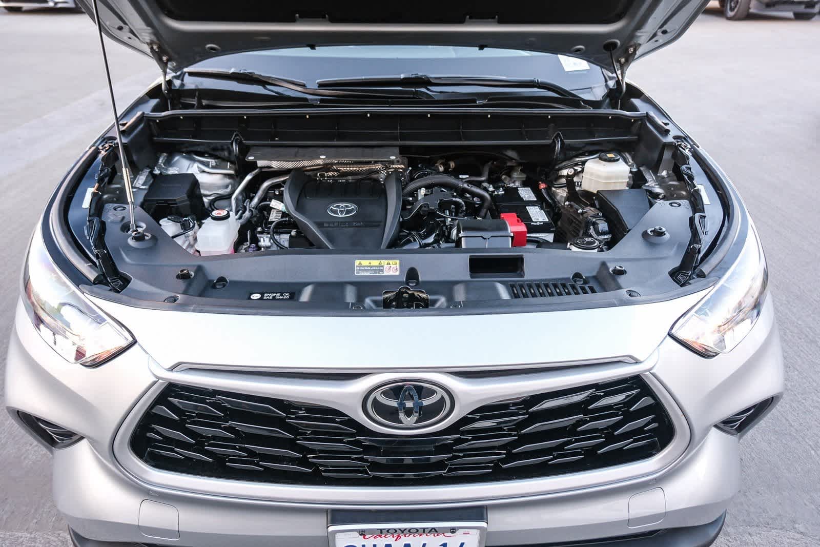 Thumbnail: 2023 Toyota Highlander - 27