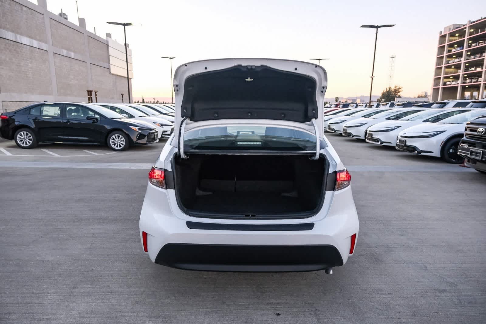 Thumbnail: 2025 Toyota Corolla - 26