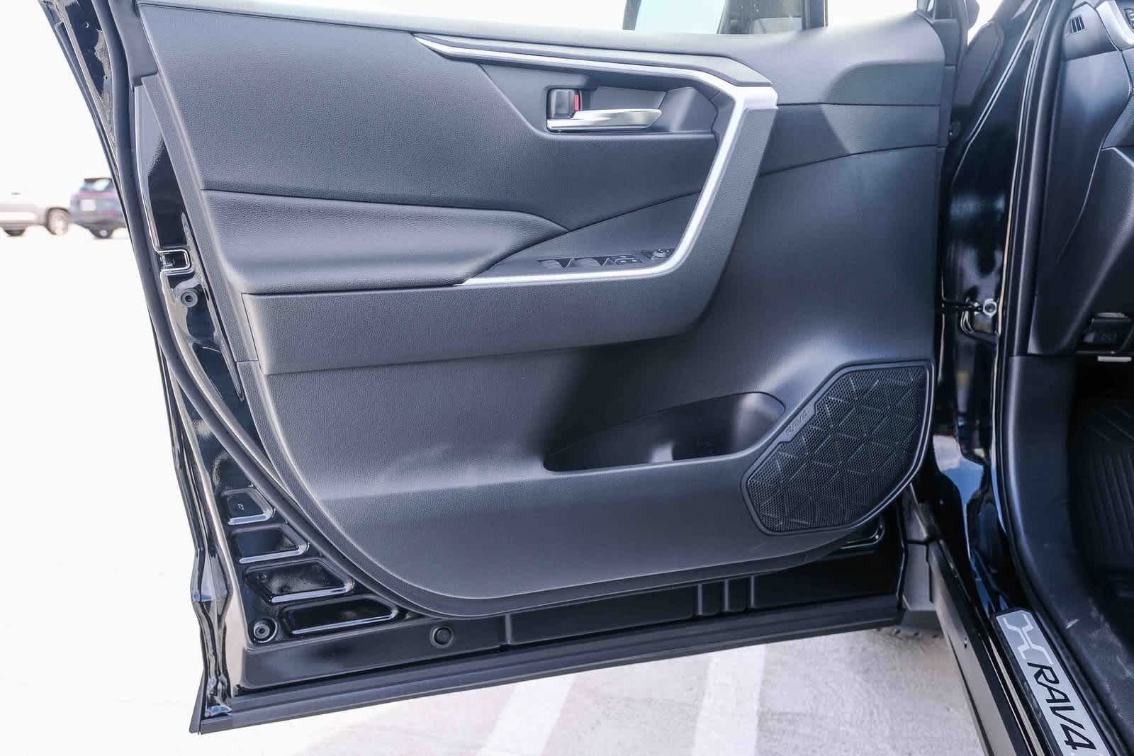 Thumbnail: 2025 Toyota RAV4 - 23