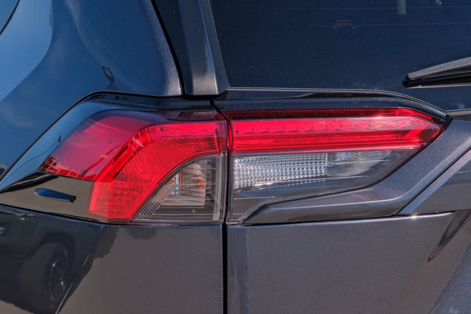 Thumbnail: 2020 Toyota RAV4 - 7