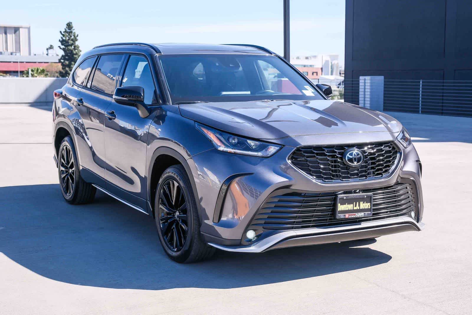 Thumbnail: 2025 Toyota Highlander - 3