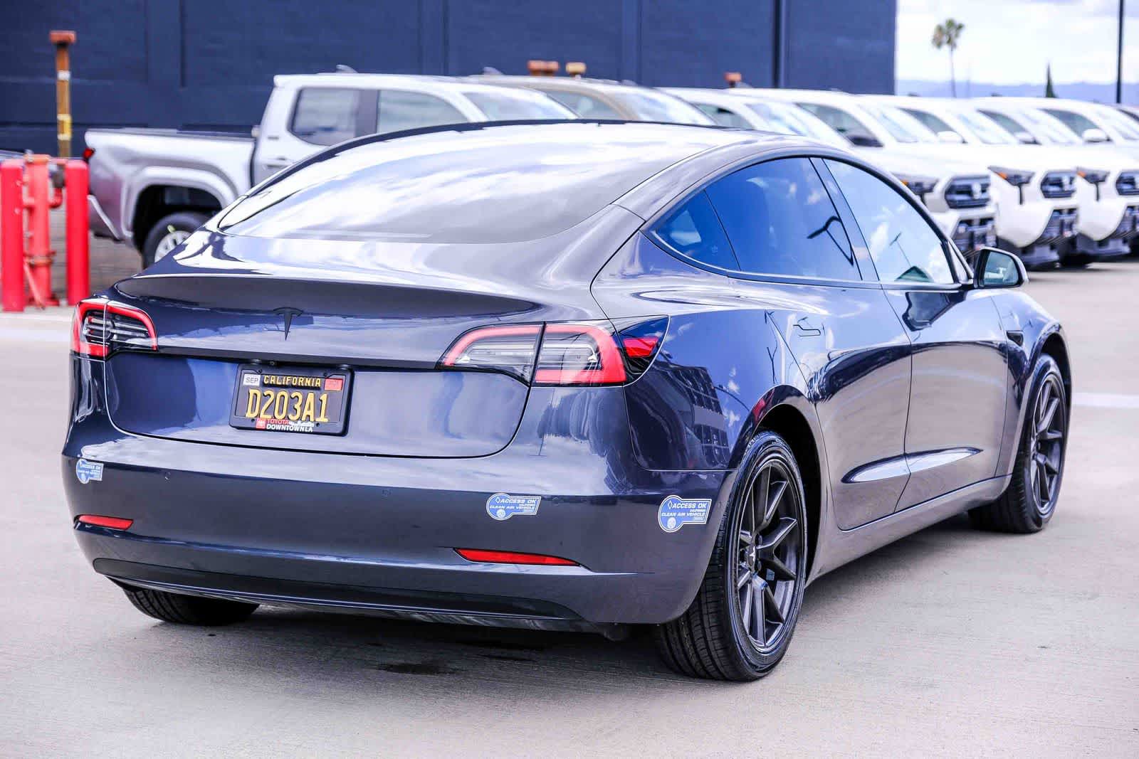 Thumbnail: 2021 Tesla Model 3 - 4