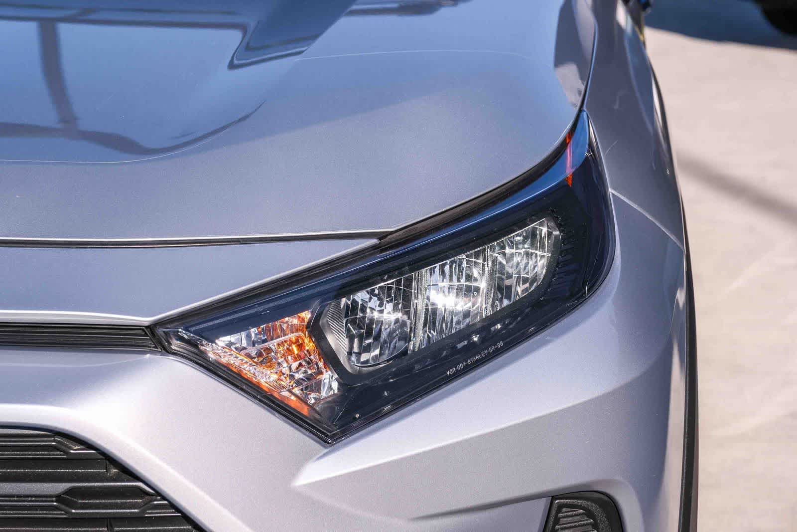 Thumbnail: 2022 Toyota RAV4 - 12