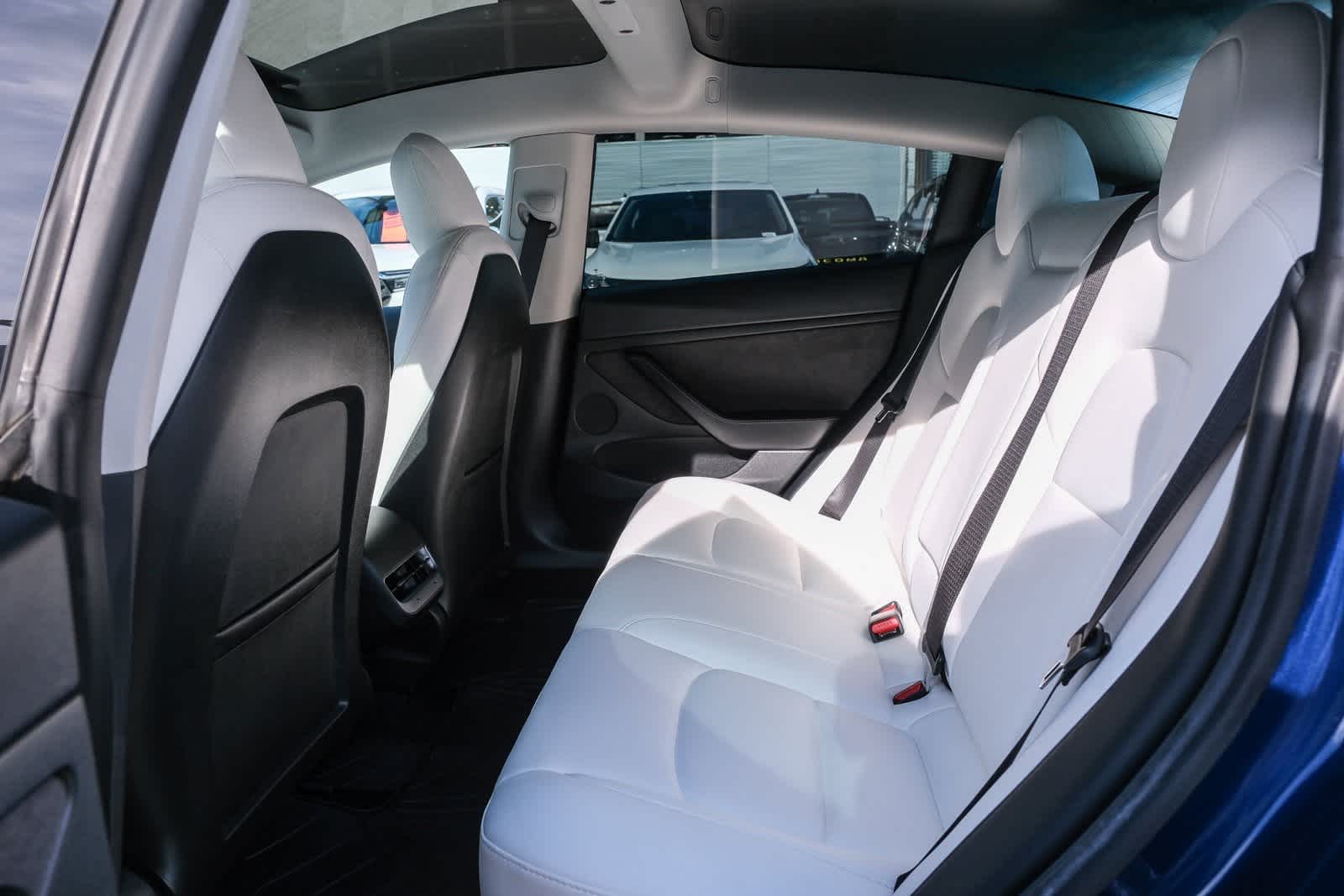 Thumbnail: 2021 Tesla Model 3 - 14