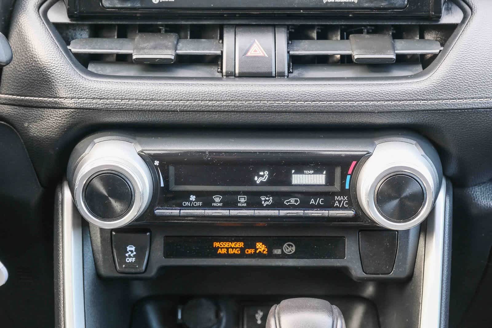 Thumbnail: 2020 Toyota RAV4 - 16