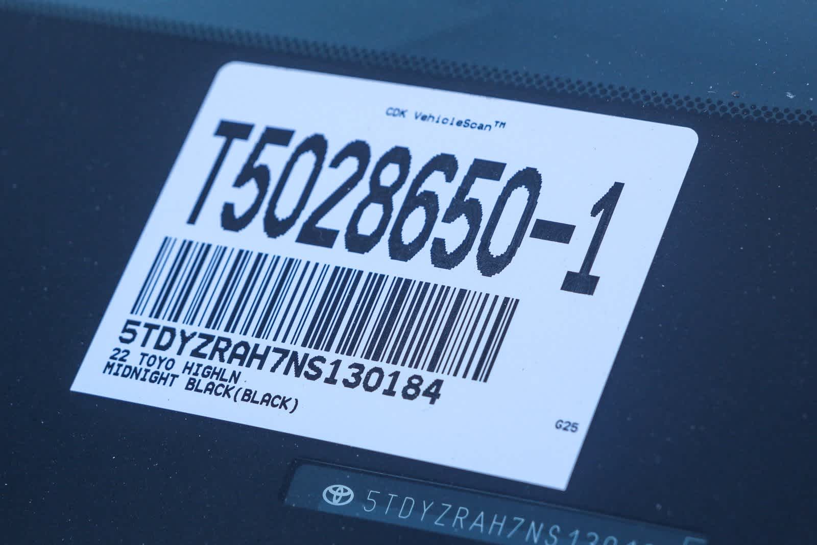 Thumbnail: 2022 Toyota Highlander - 29