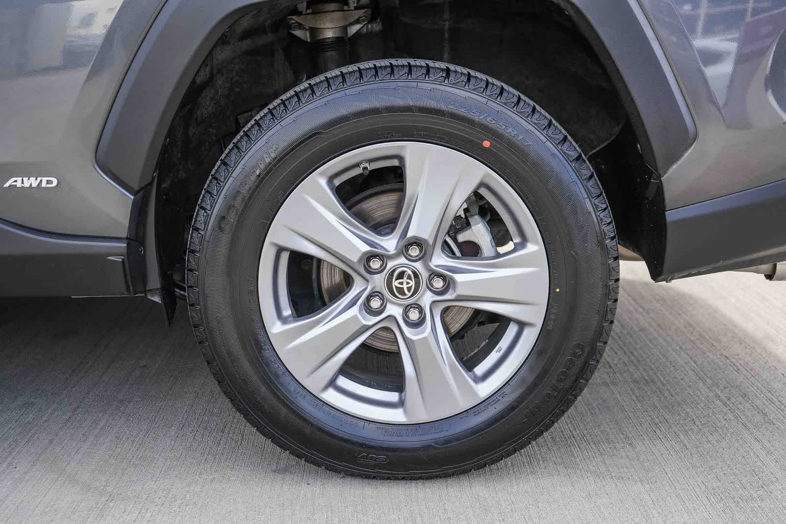 Thumbnail: 2022 Toyota RAV4 - 10