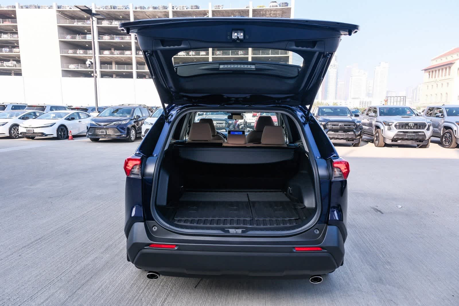 Thumbnail: 2025 Toyota RAV4 - 27