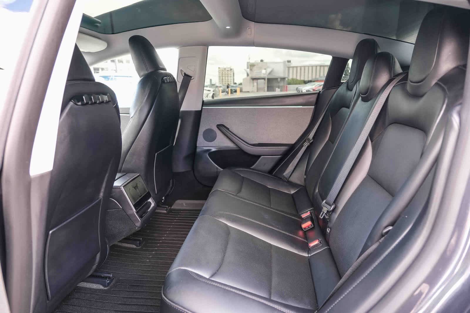 Thumbnail: 2025 Tesla Model 3 - 17