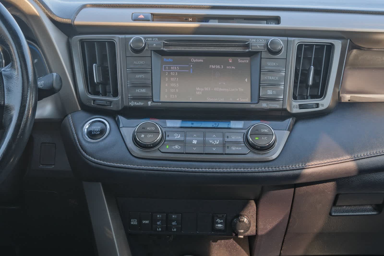 Thumbnail: 2014 Toyota RAV4 - 16