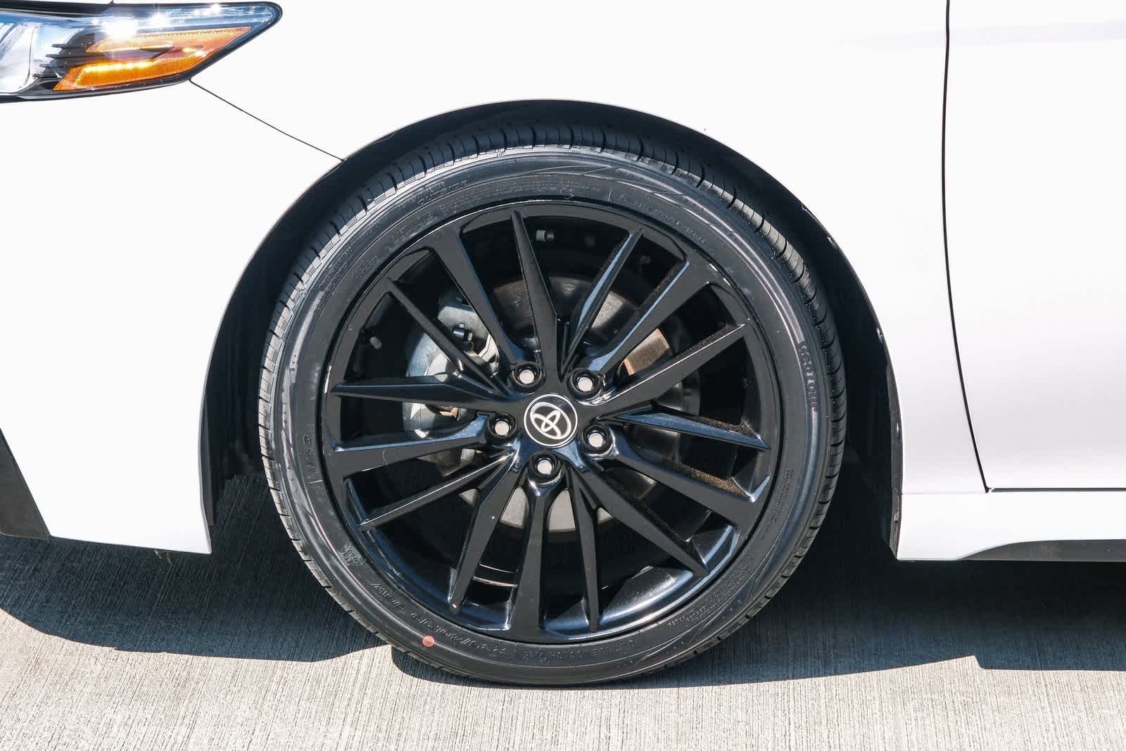 Thumbnail: 2022 Toyota Camry - 9