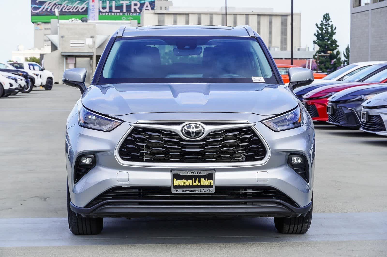 2022 Toyota Highlander XLE 2