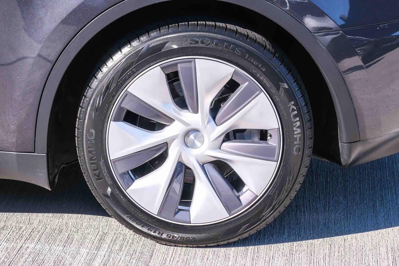 Thumbnail: 2024 Tesla Model Y - 8