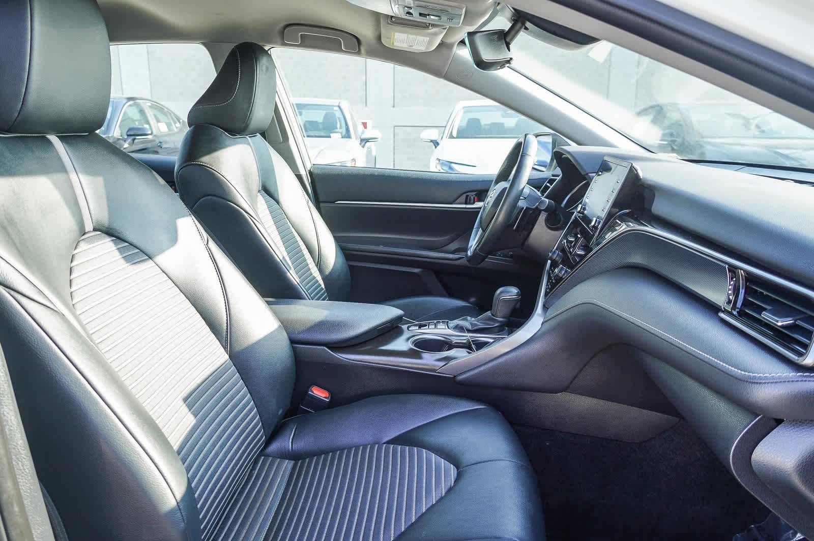 2022 Toyota Camry SE 18