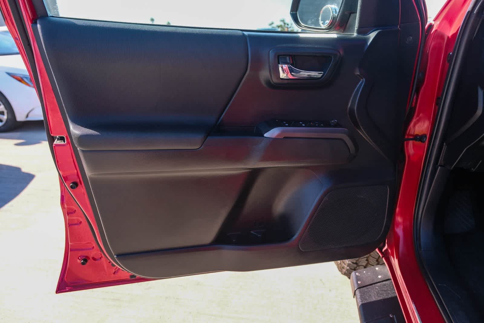 Thumbnail: 2022 Toyota Tacoma - 23