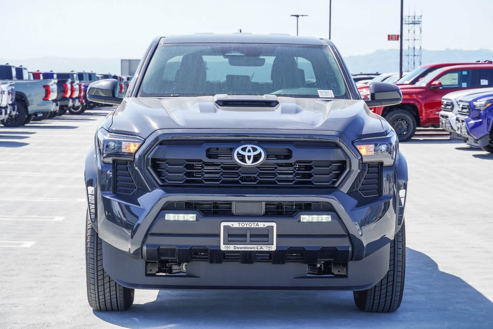 2025 Toyota Tacoma TRD Sport 2