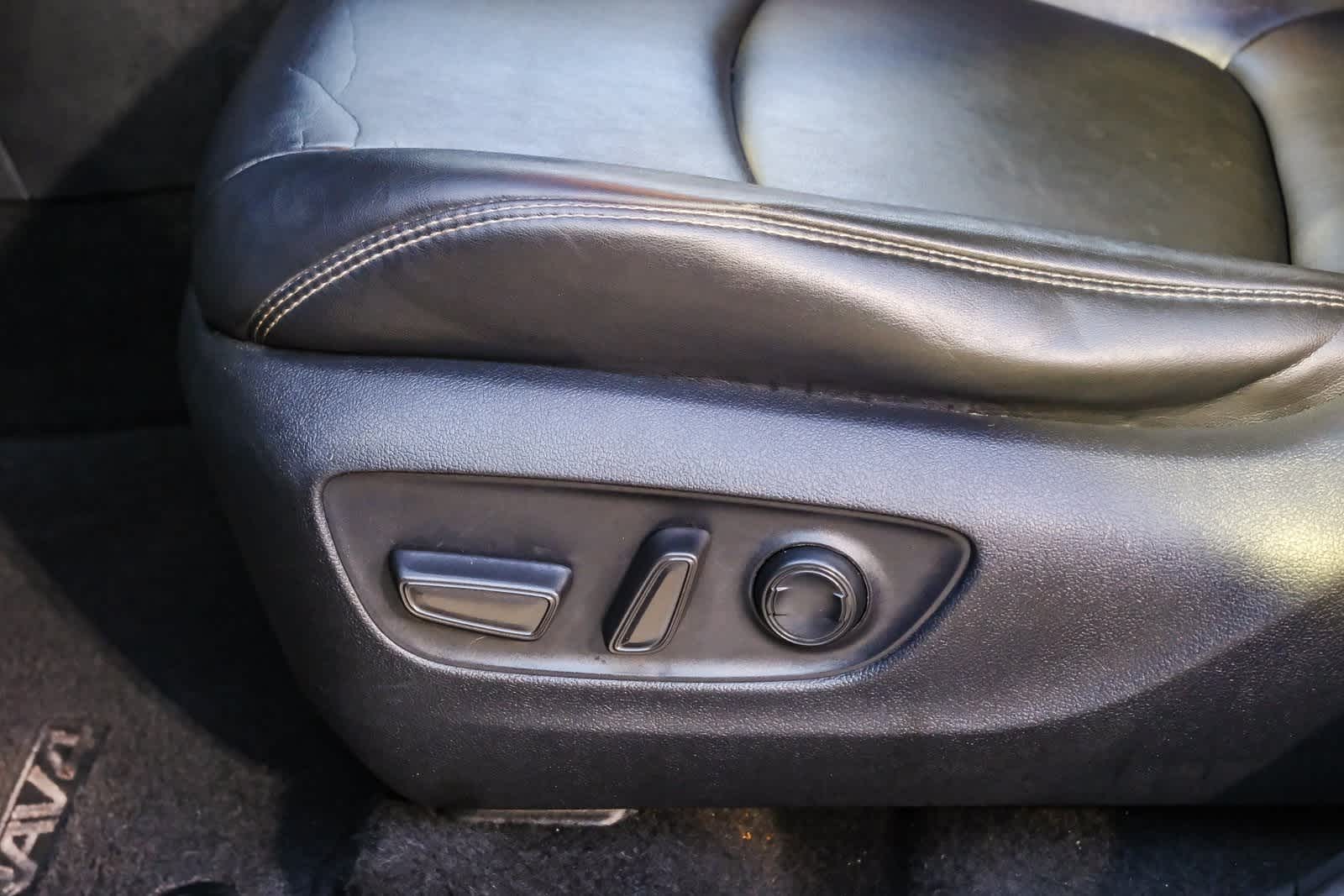 Thumbnail: 2021 Toyota RAV4 - 23