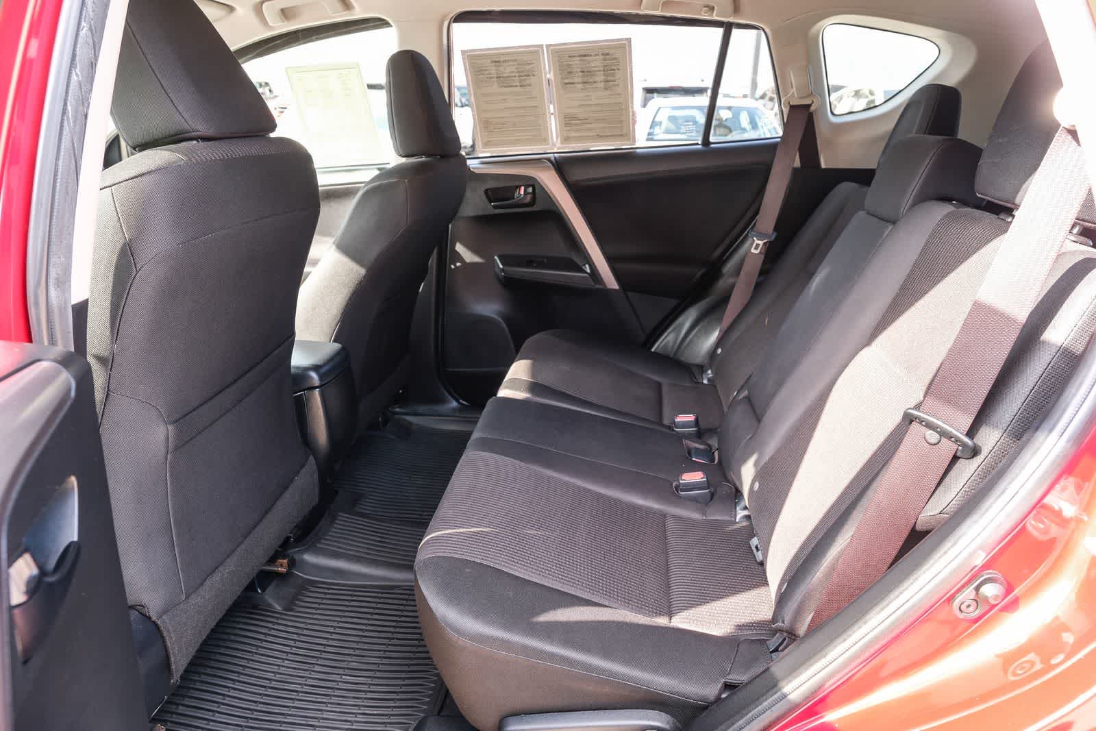 Thumbnail: 2016 Toyota RAV4 - 17