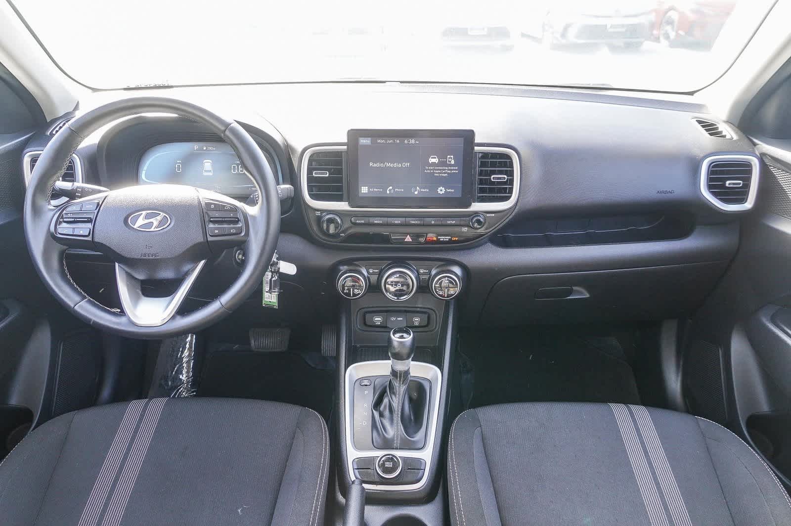 2023 Hyundai Venue SEL 13