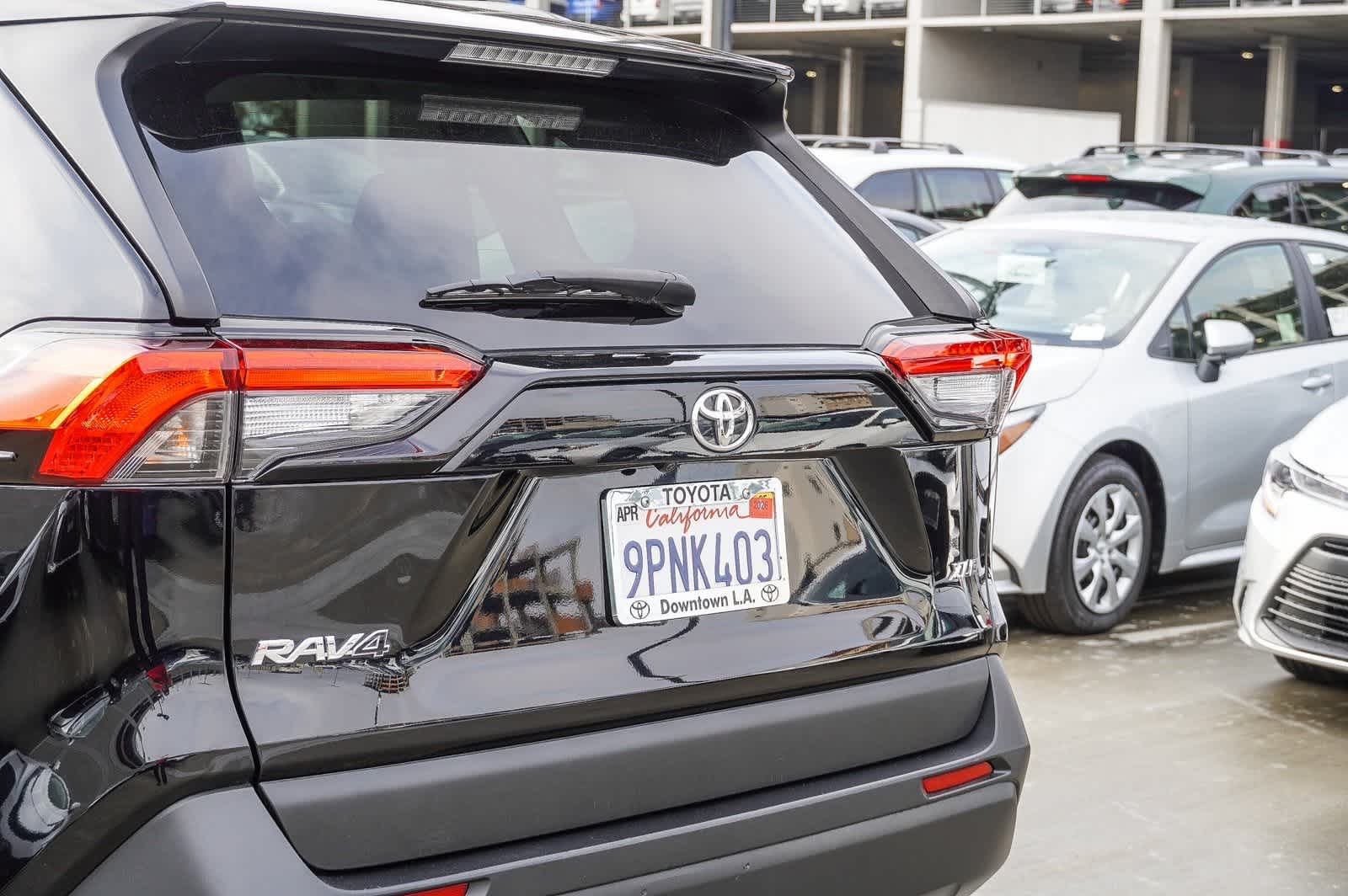 2022 Toyota RAV4 XLE 8