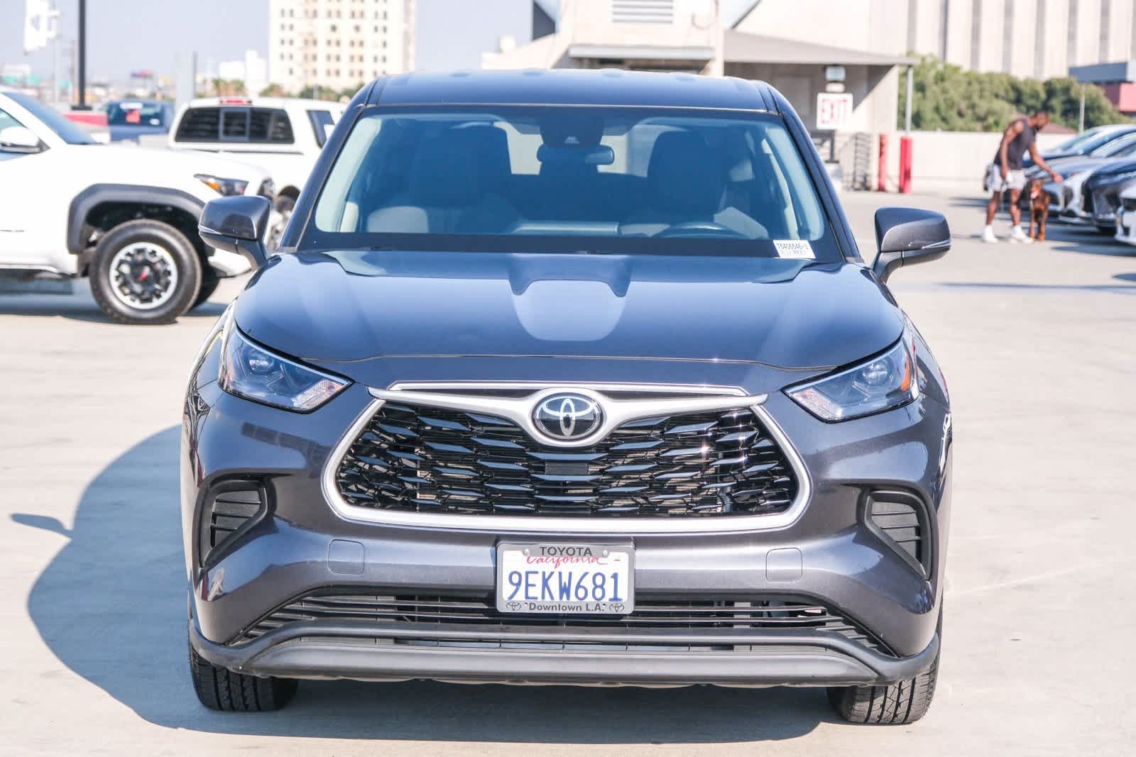 Thumbnail: 2023 Toyota Highlander - 2