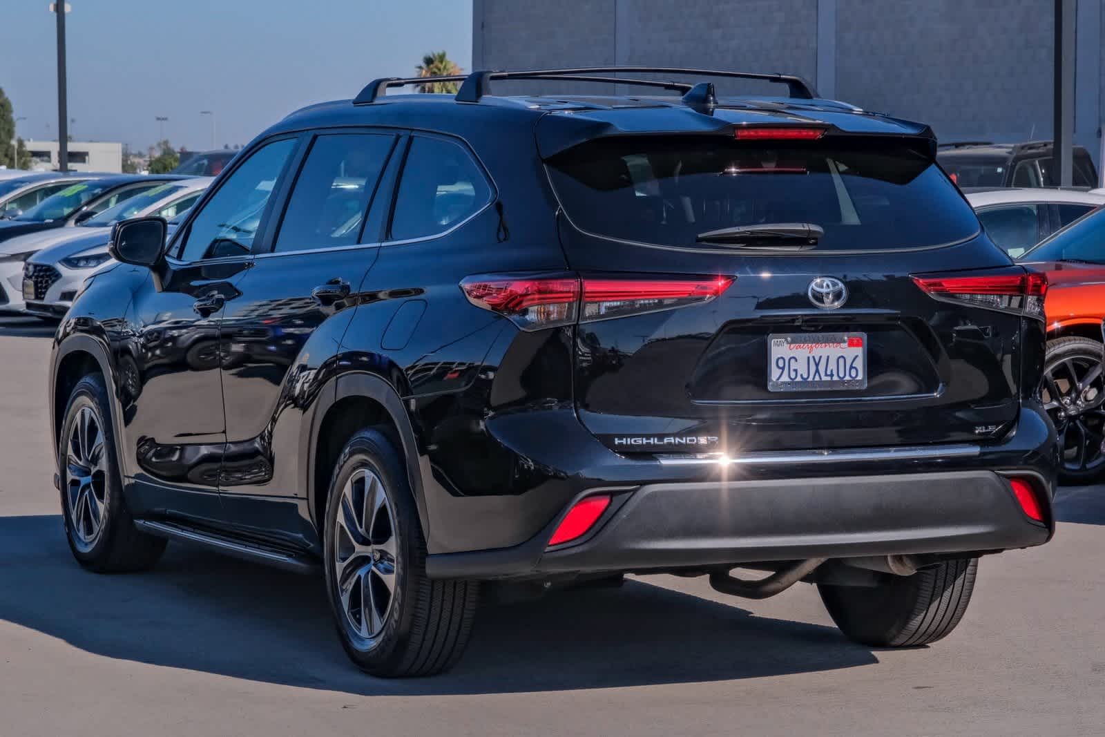 Thumbnail: 2023 Toyota Highlander - 6