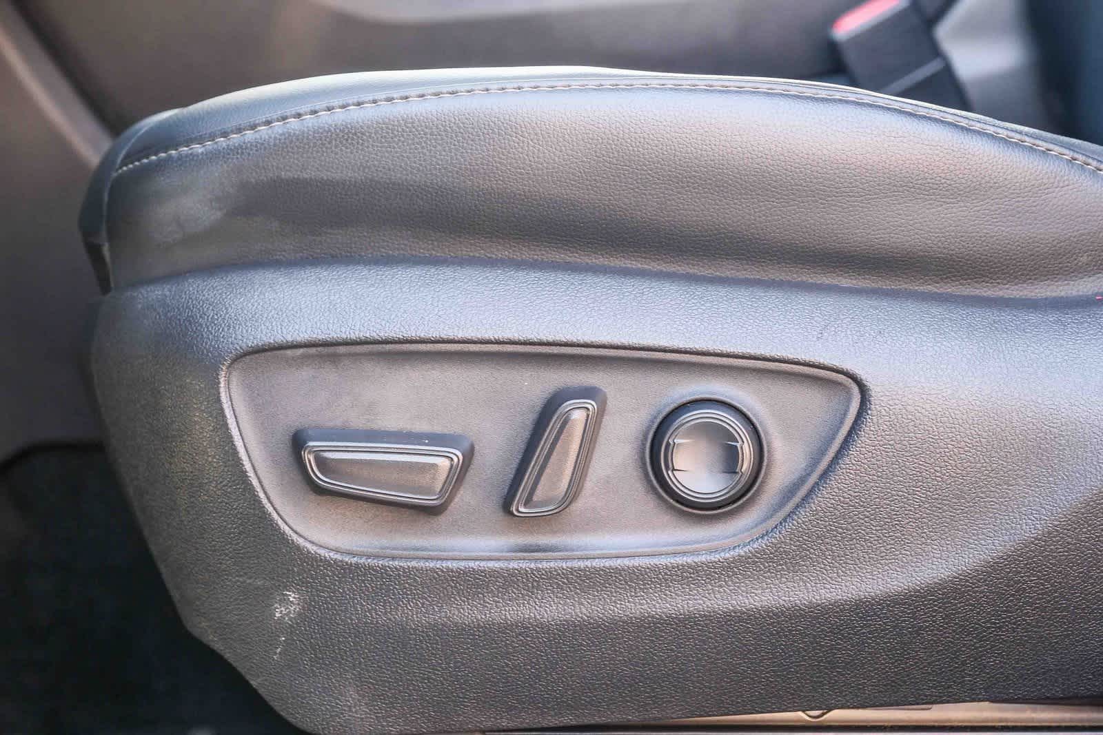 Thumbnail: 2025 Toyota Highlander - 23