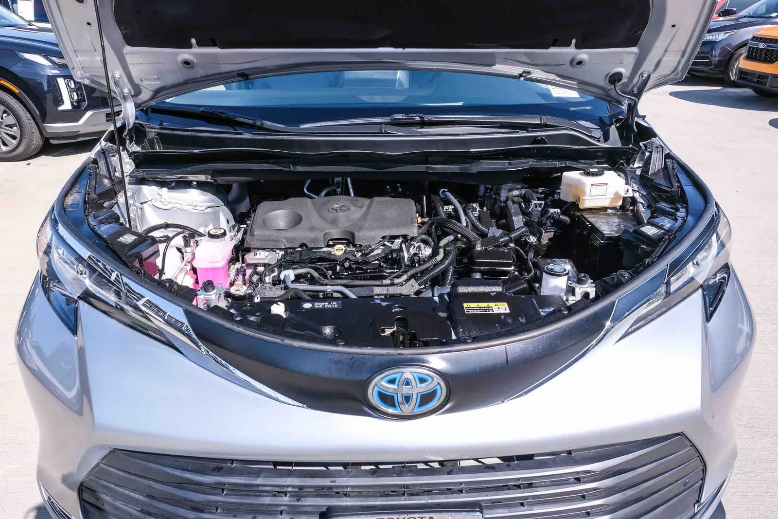 Thumbnail: 2023 Toyota Sienna - 22