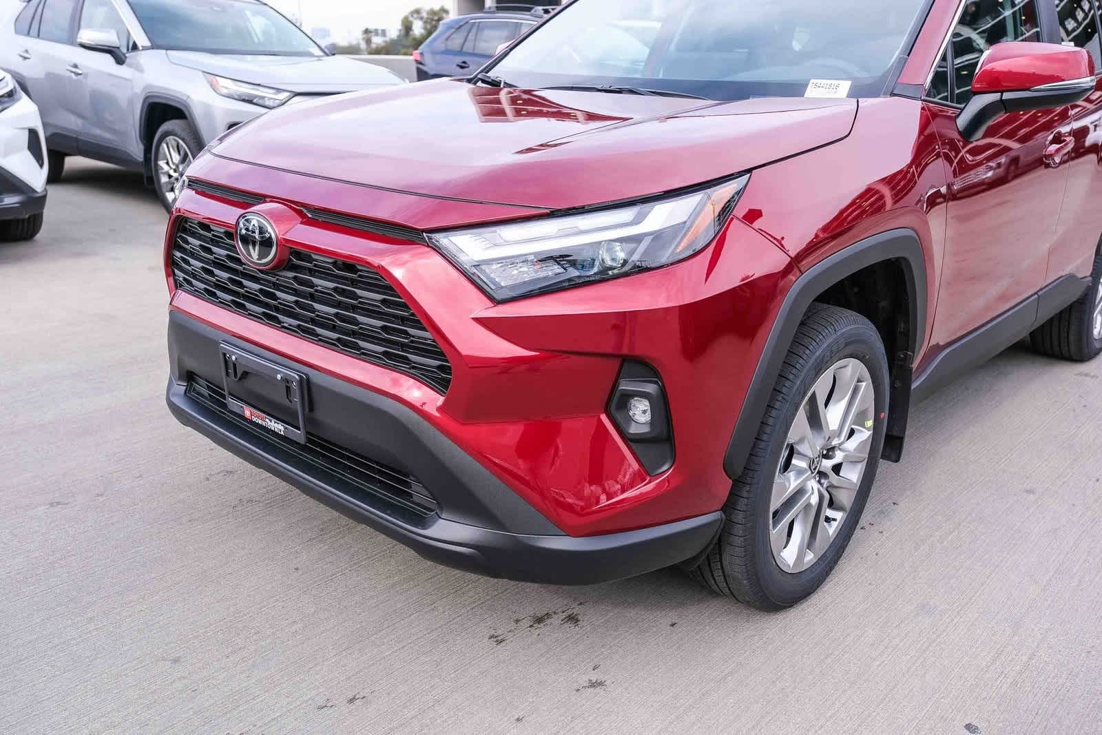 Thumbnail: 2025 Toyota RAV4 - 12