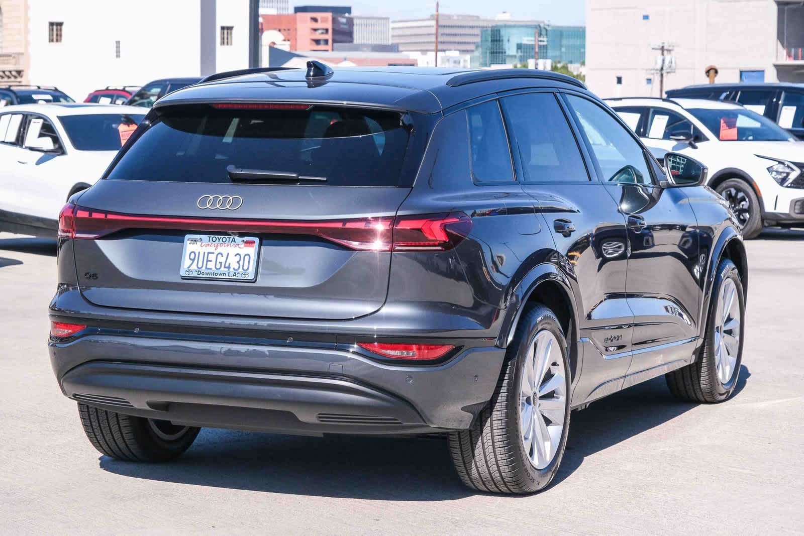 Thumbnail: 2025 Audi Q6 e-tron - 4