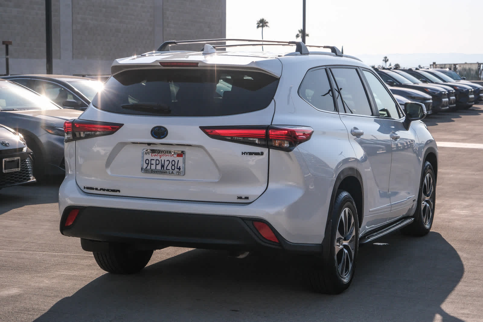 Thumbnail: 2023 Toyota Highlander - 4