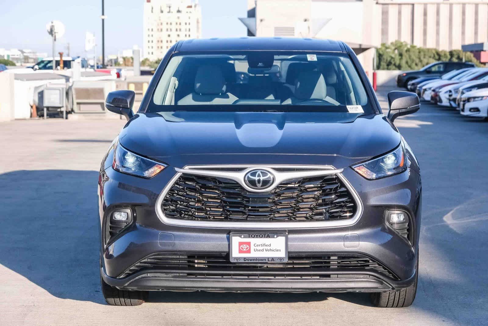 Thumbnail: 2022 Toyota Highlander - 2