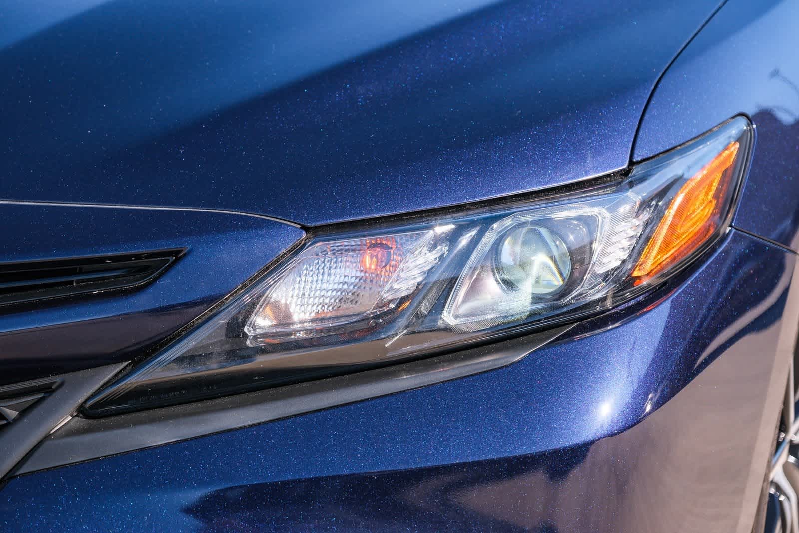 Thumbnail: 2022 Toyota Camry - 11