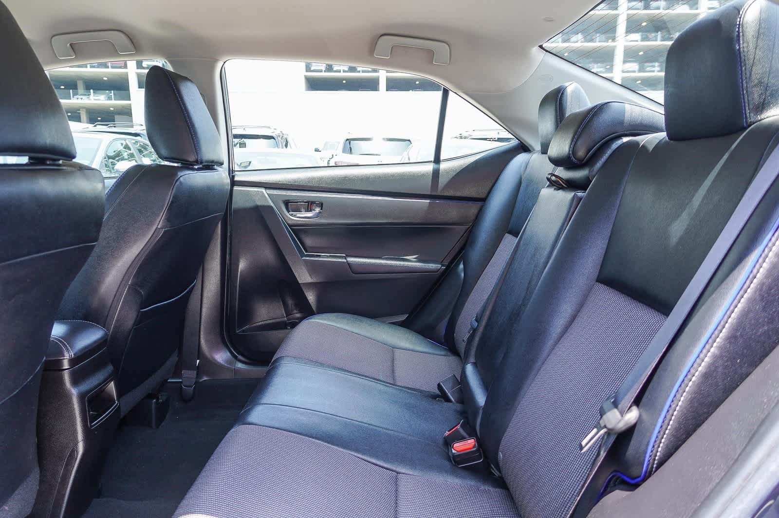 2019 Toyota Corolla SE 17